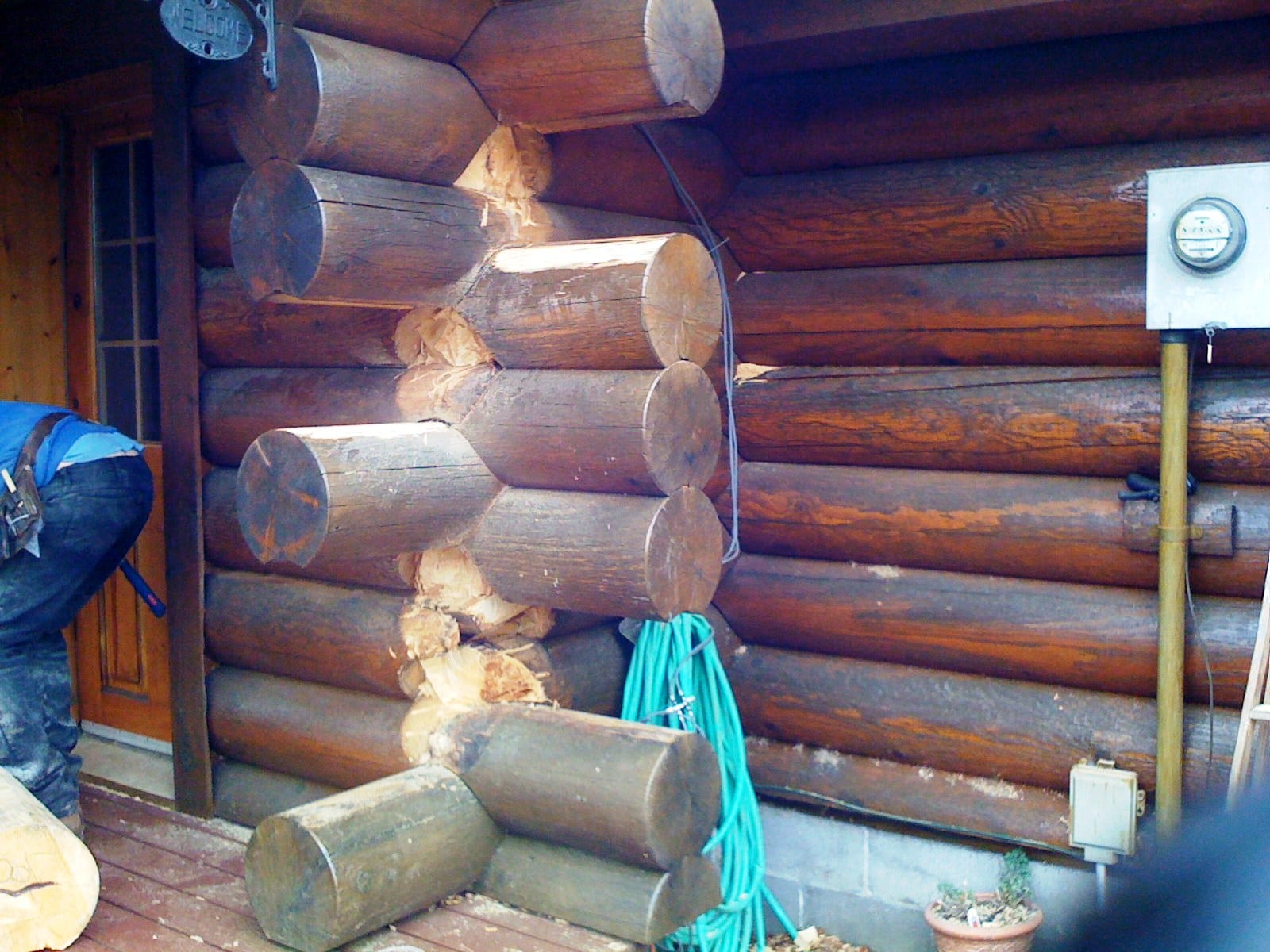 Log Replacement Before | Log Home Restoration | Builder | Repair | West Coast Restoration